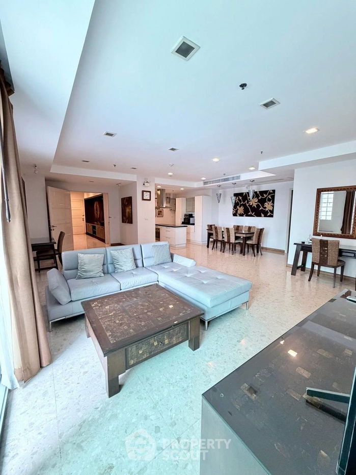 3-BR Condo at Nusasiri Grand Condominium near BTS Ekkamai (ID 2324576)