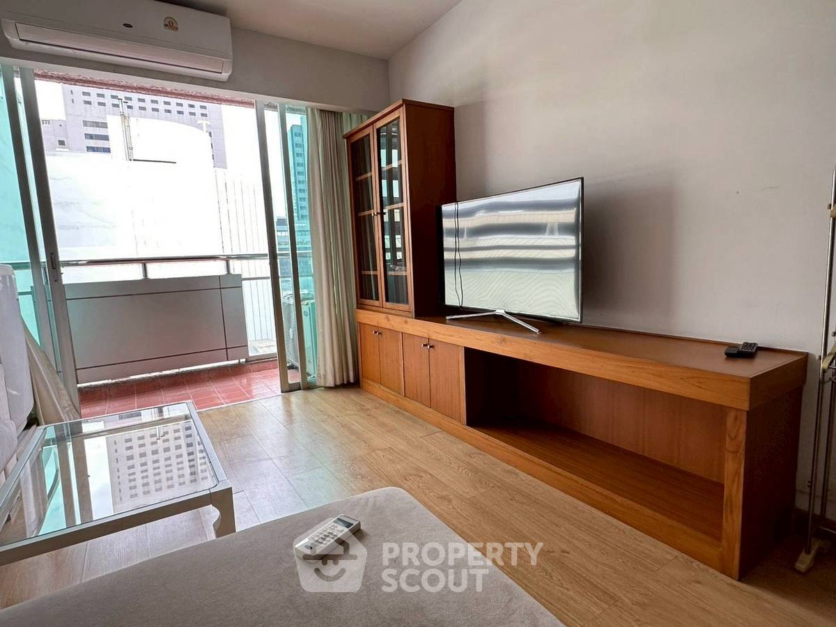 1-BR Condo at Silom Grand Terrace Condominium near BTS Sala Daeng (ID 2503787)