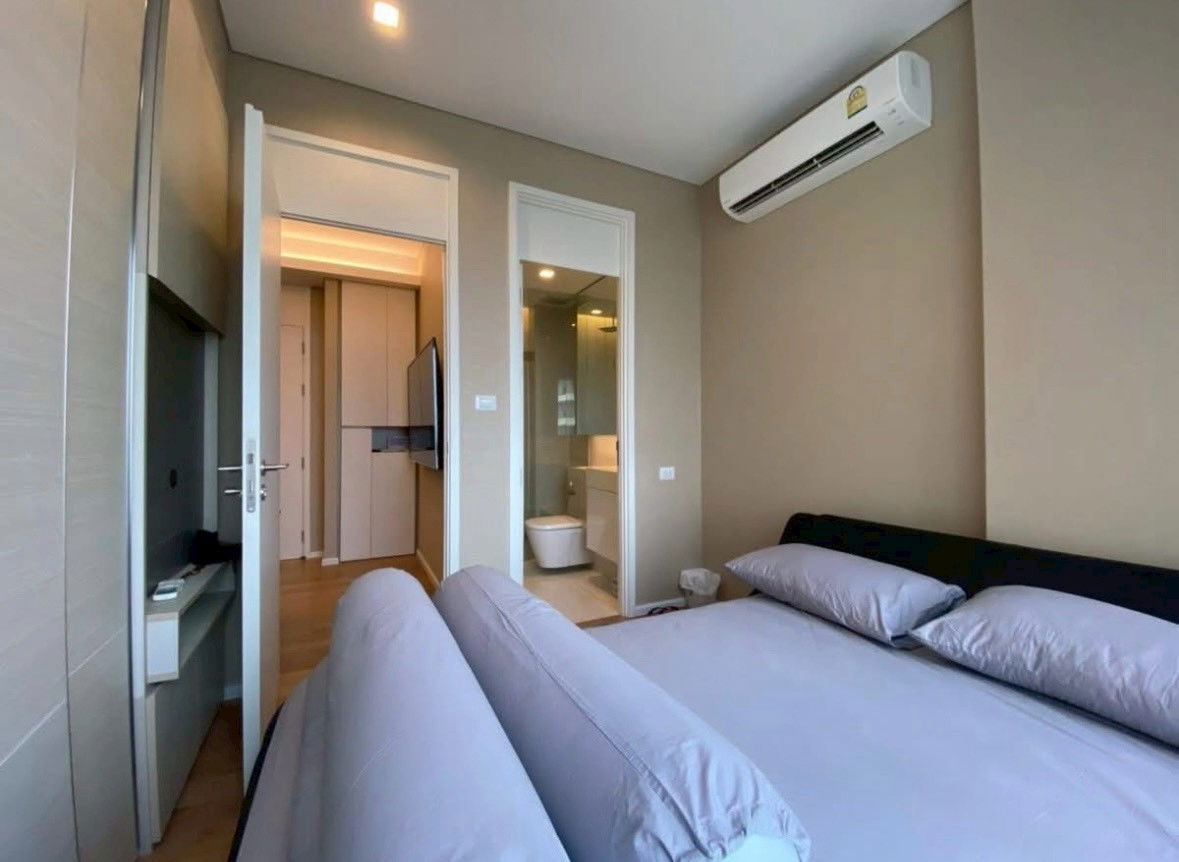 For rent, lease, condo at Ladprao Intersection, The Saint Residences. Interested? Line: @951qfbfi